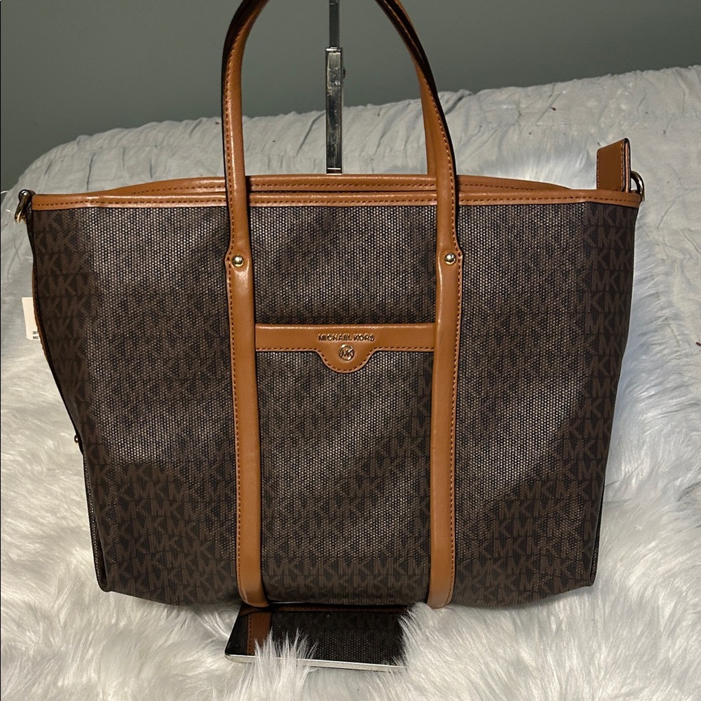 Michael Kors Beck Convertible Signature Brown Tote